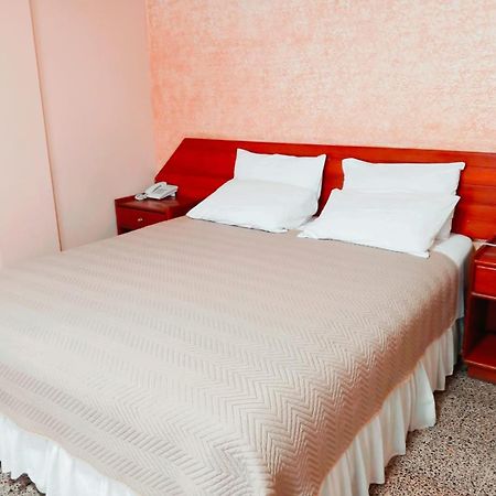 Hotel 7 Calles Santa Cruz de La Sierra Kültér fotó